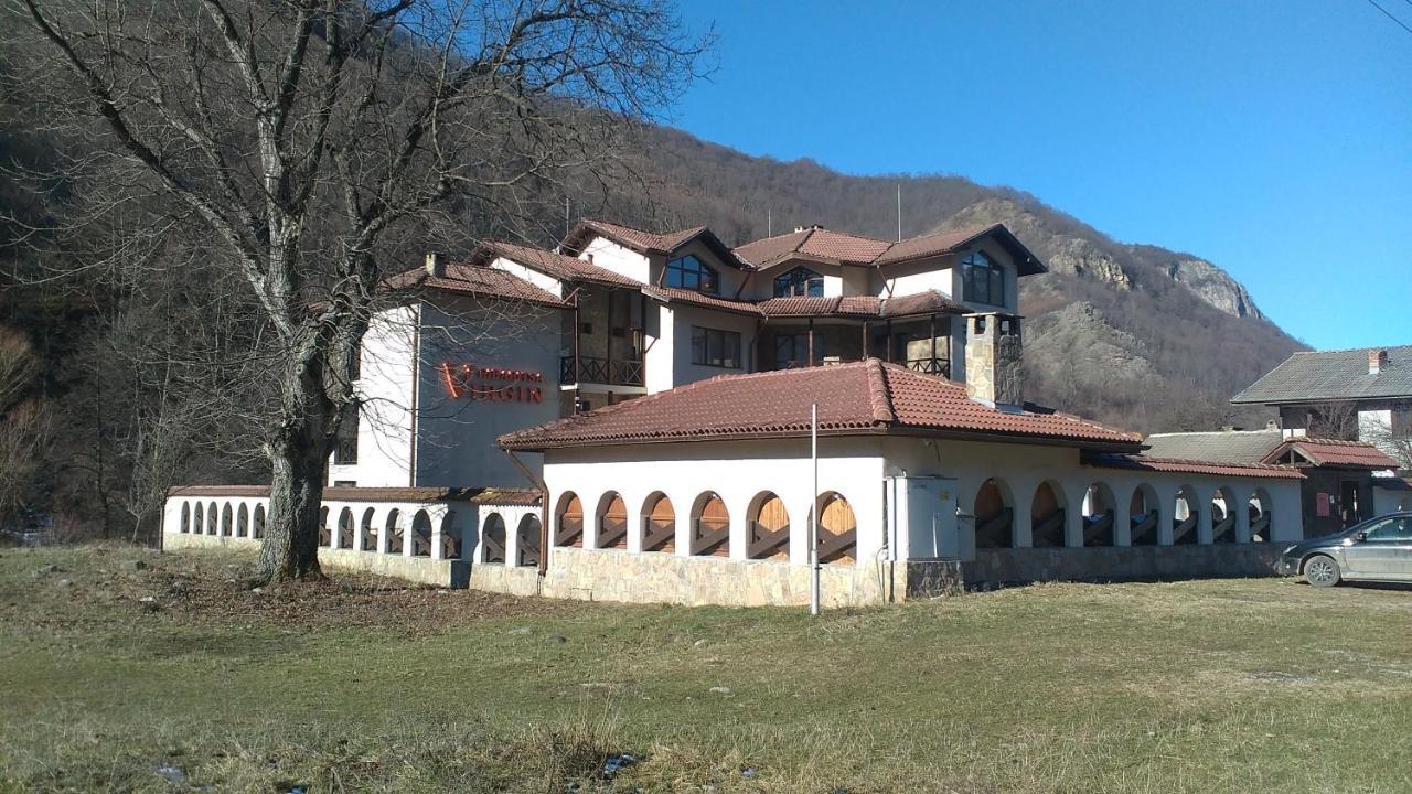 Family Hotel Virgin Ribarica Exterior photo