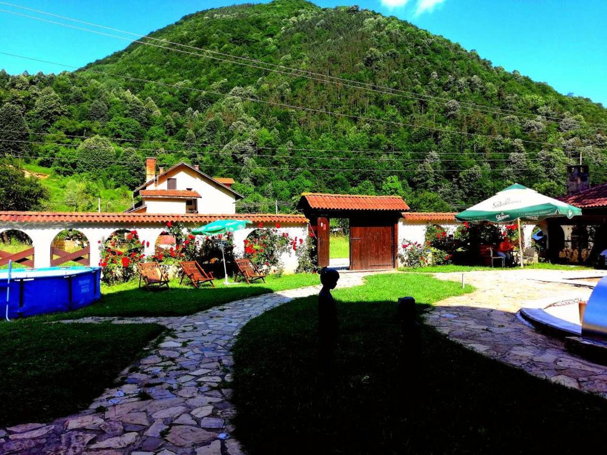 Family Hotel Virgin Ribarica Exterior photo